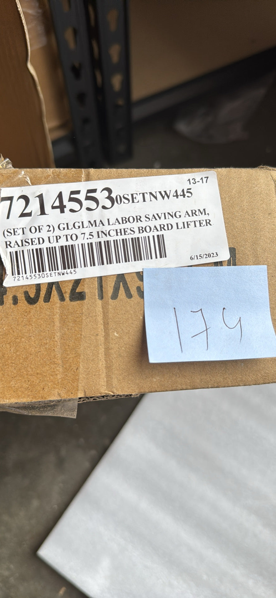 labor saving arm raised up to 7.5 inches board lifter