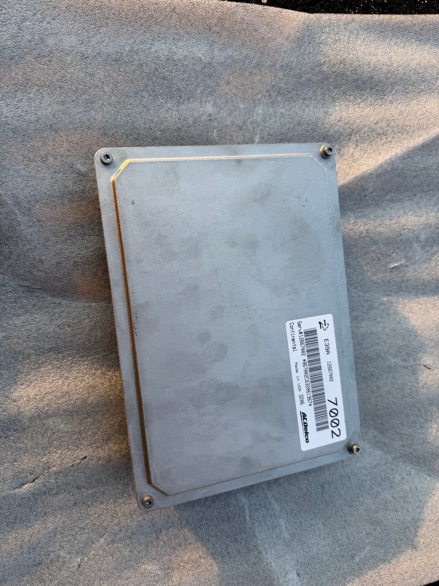 GM Genuine Parts 12667002 Engine Control Module Assembly