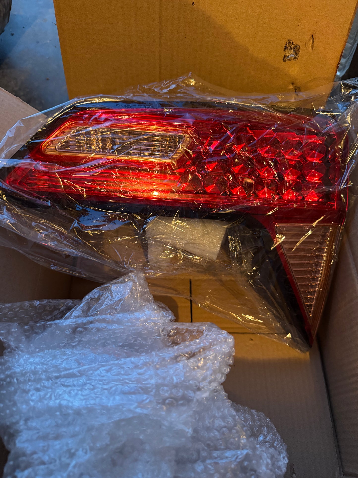 Passenger Right Side Inner Tail Light Assembly Compatible With 2016-2018 Honda HR-V 34150-T7S-A01 34150T7SA01 Rear Brake Lamp