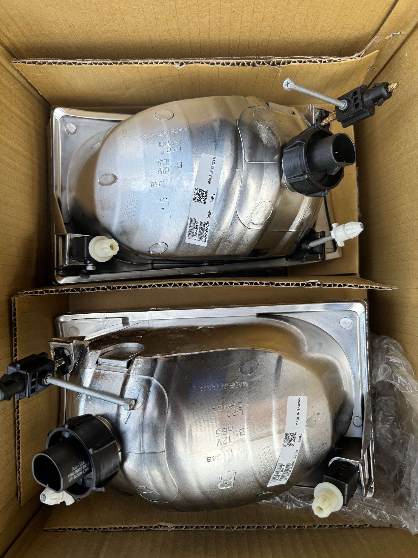 Anzo USA 111023 Ford Crystal Chrome Headlight Assembly - (Sold in Pairs)