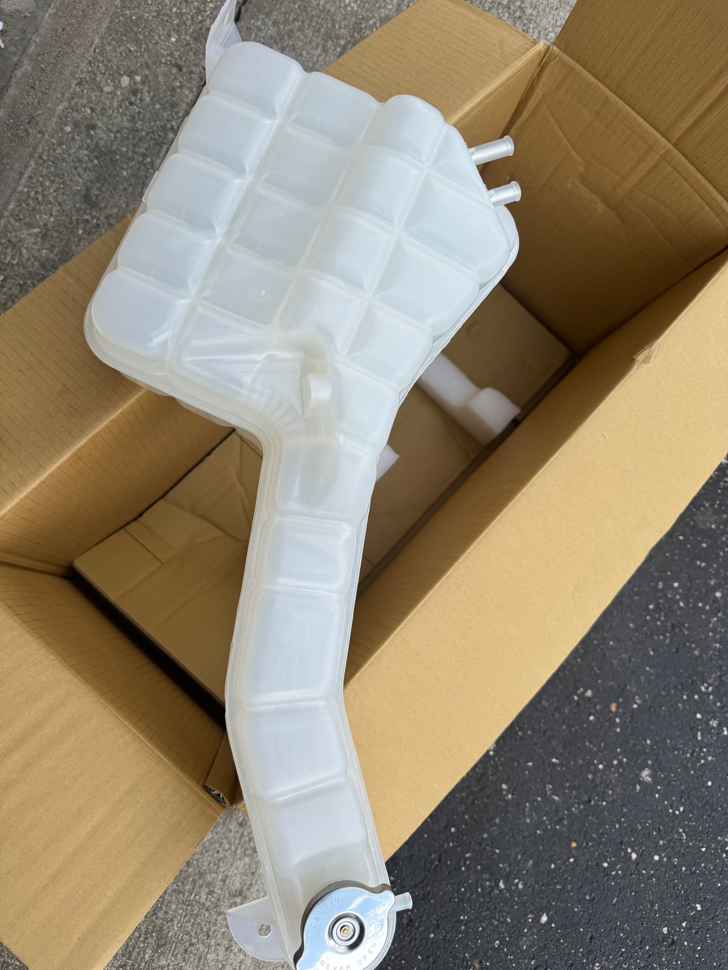 Dorman 603-5202 Engine Coolant Reservoir Compatible with Select Freightliner / Thomas Models
