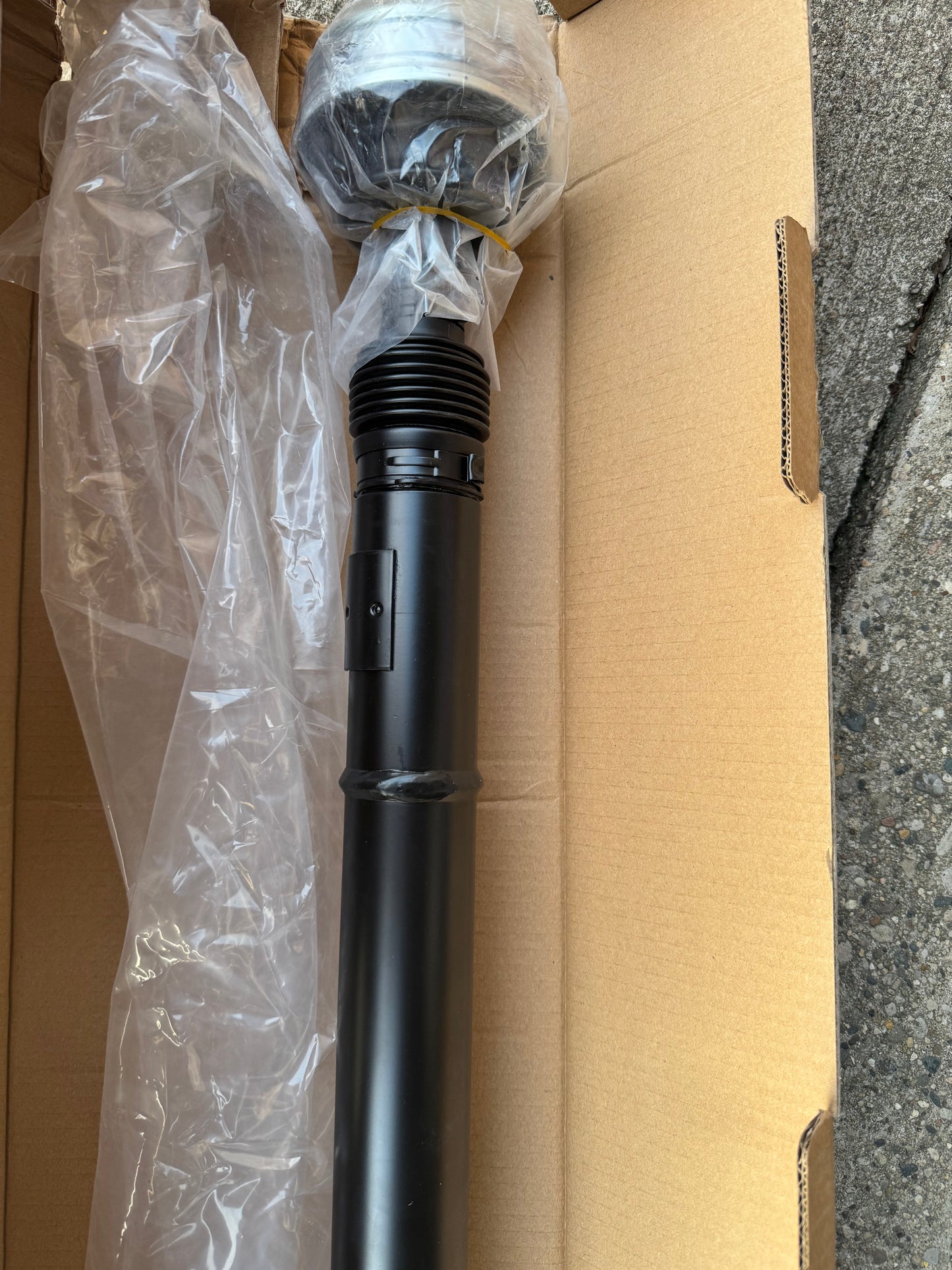 A-Premium Front 33.50" Drive Shaft Prop Shaft Propeller Shaft Driveshaft Assembly Compatible with 2002 2003 2004 Jeep Grand Cherokee, L6 4.0L, Sport Utility, Replace# 52105884AA, 659767