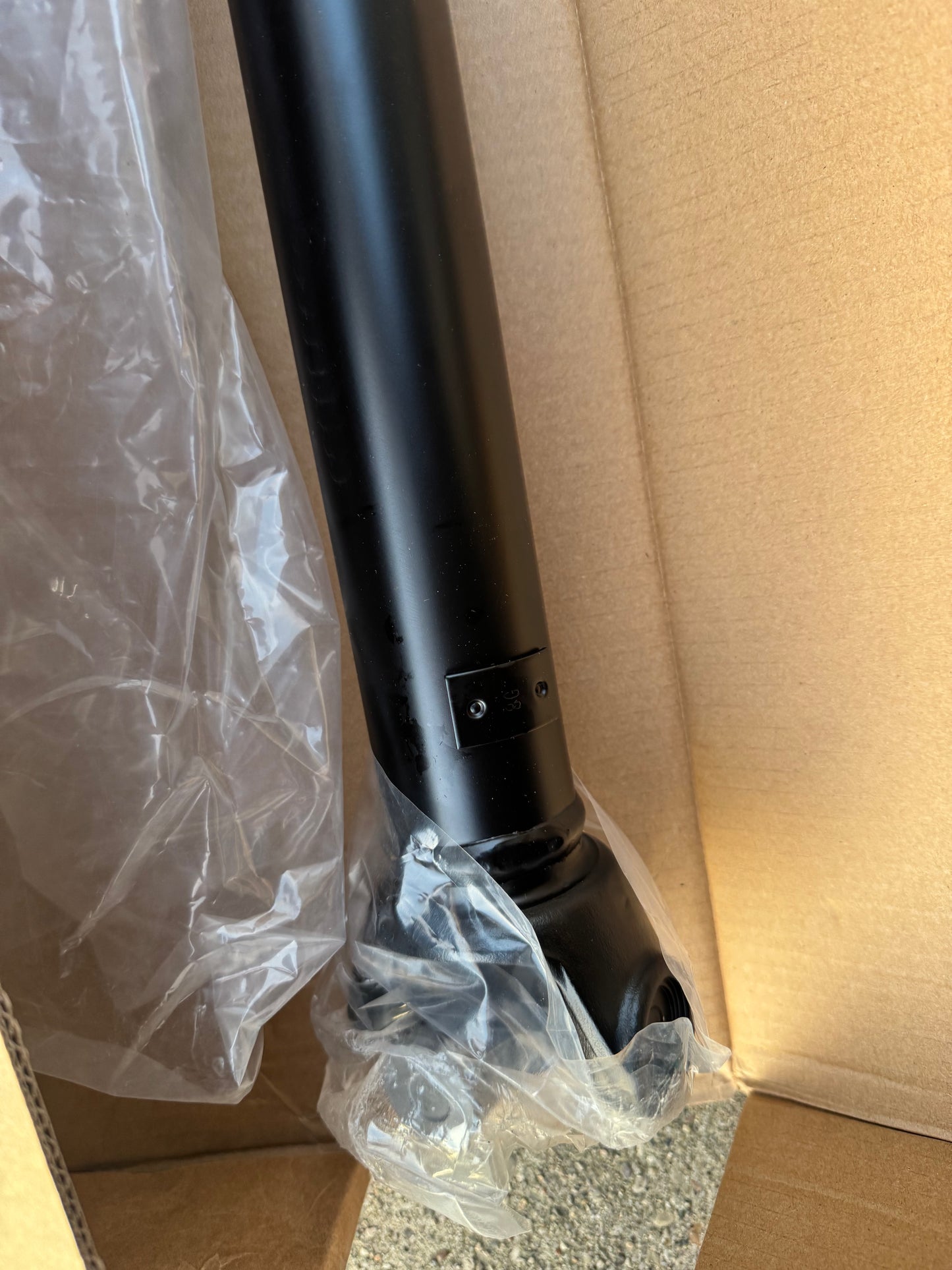 A-Premium Front 33.50" Drive Shaft Prop Shaft Propeller Shaft Driveshaft Assembly Compatible with 2002 2003 2004 Jeep Grand Cherokee, L6 4.0L, Sport Utility, Replace# 52105884AA, 659767
