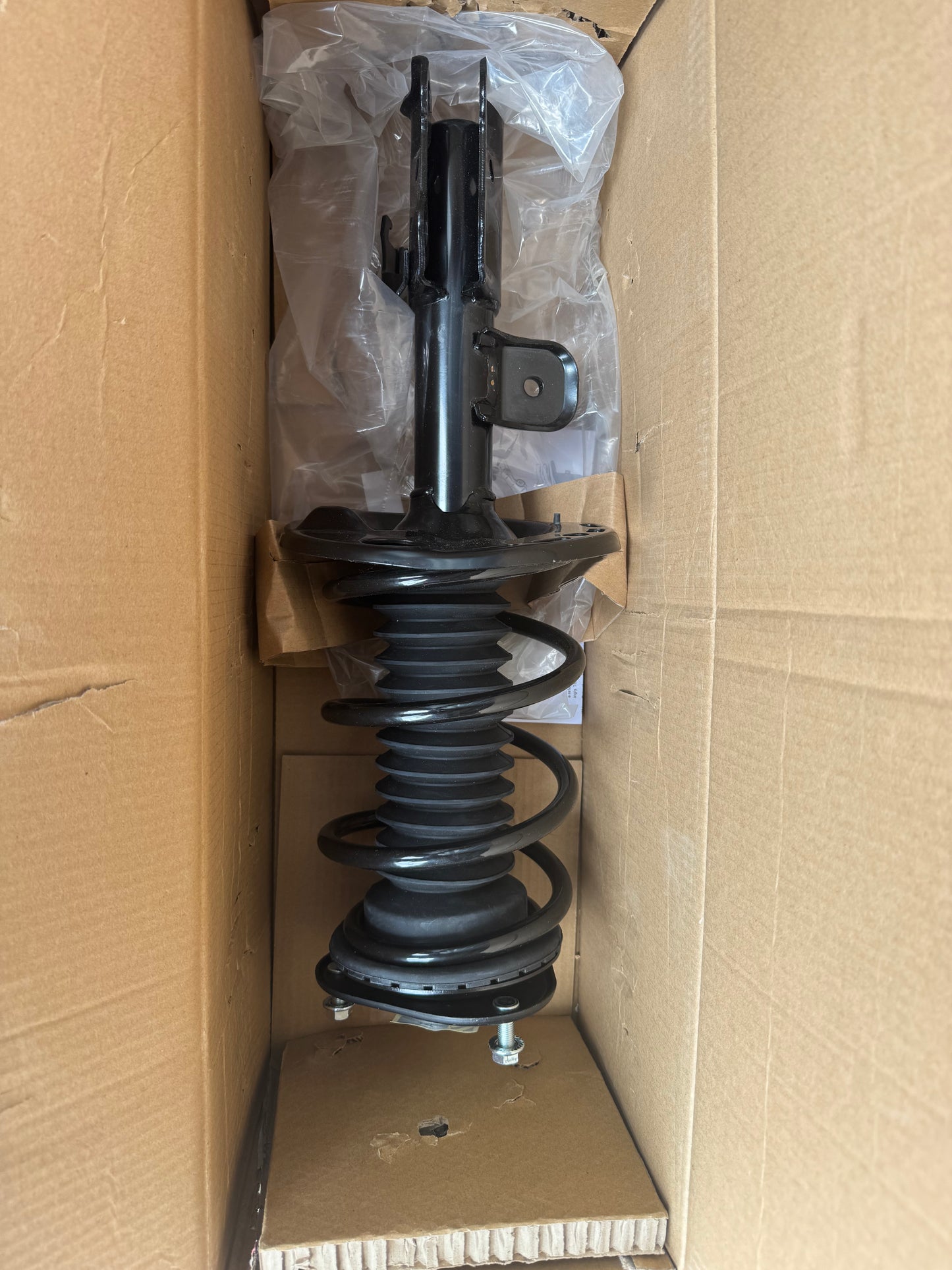 UNITY AUTOMOTIVE 11804 Front Right Complete Strut Assembly 2011-2016 Scion TC