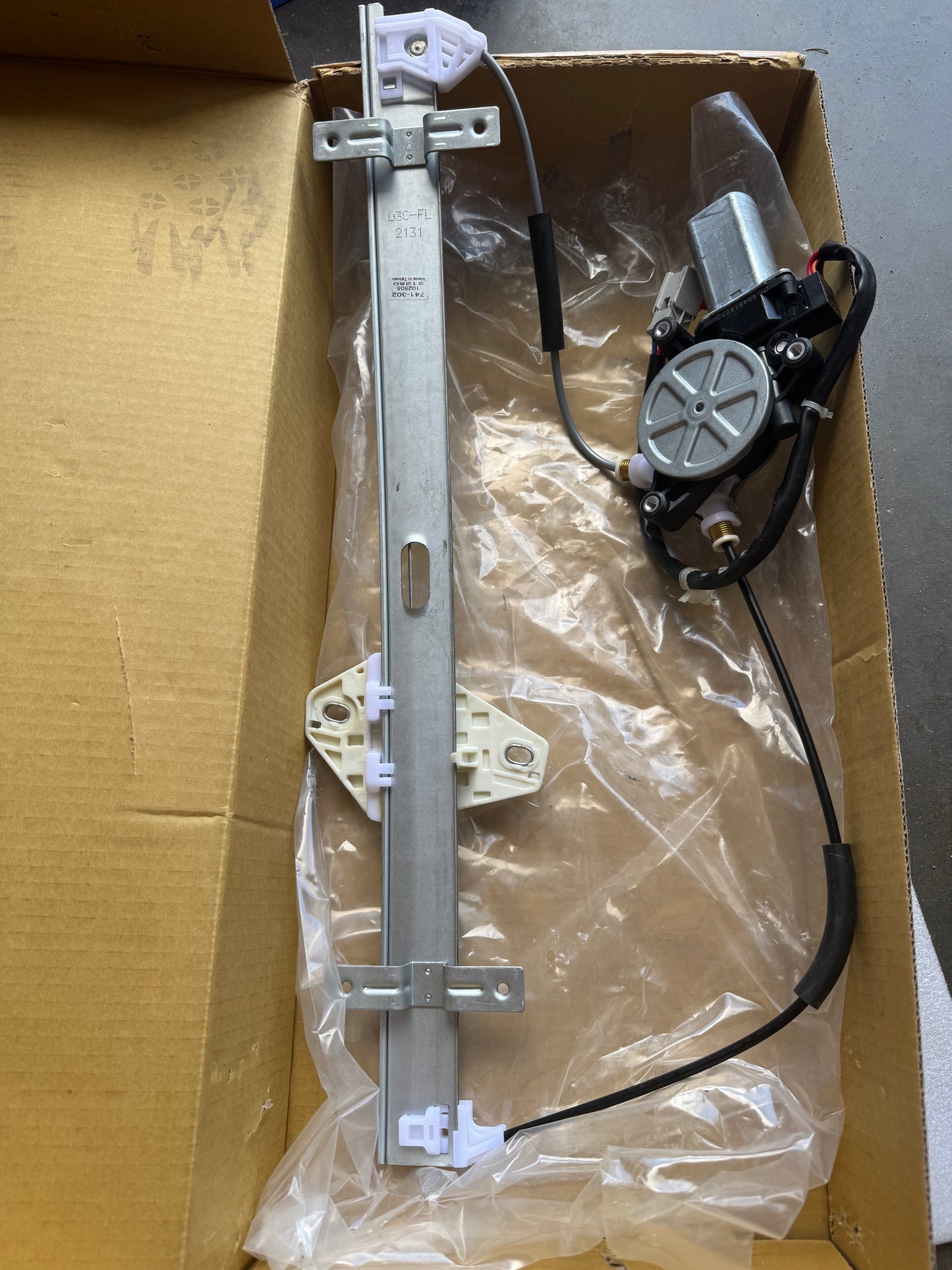 Dorman 741-302 Front Driver Side Power Window Regulator and Motor Assembly Compatible with Select Honda Models
