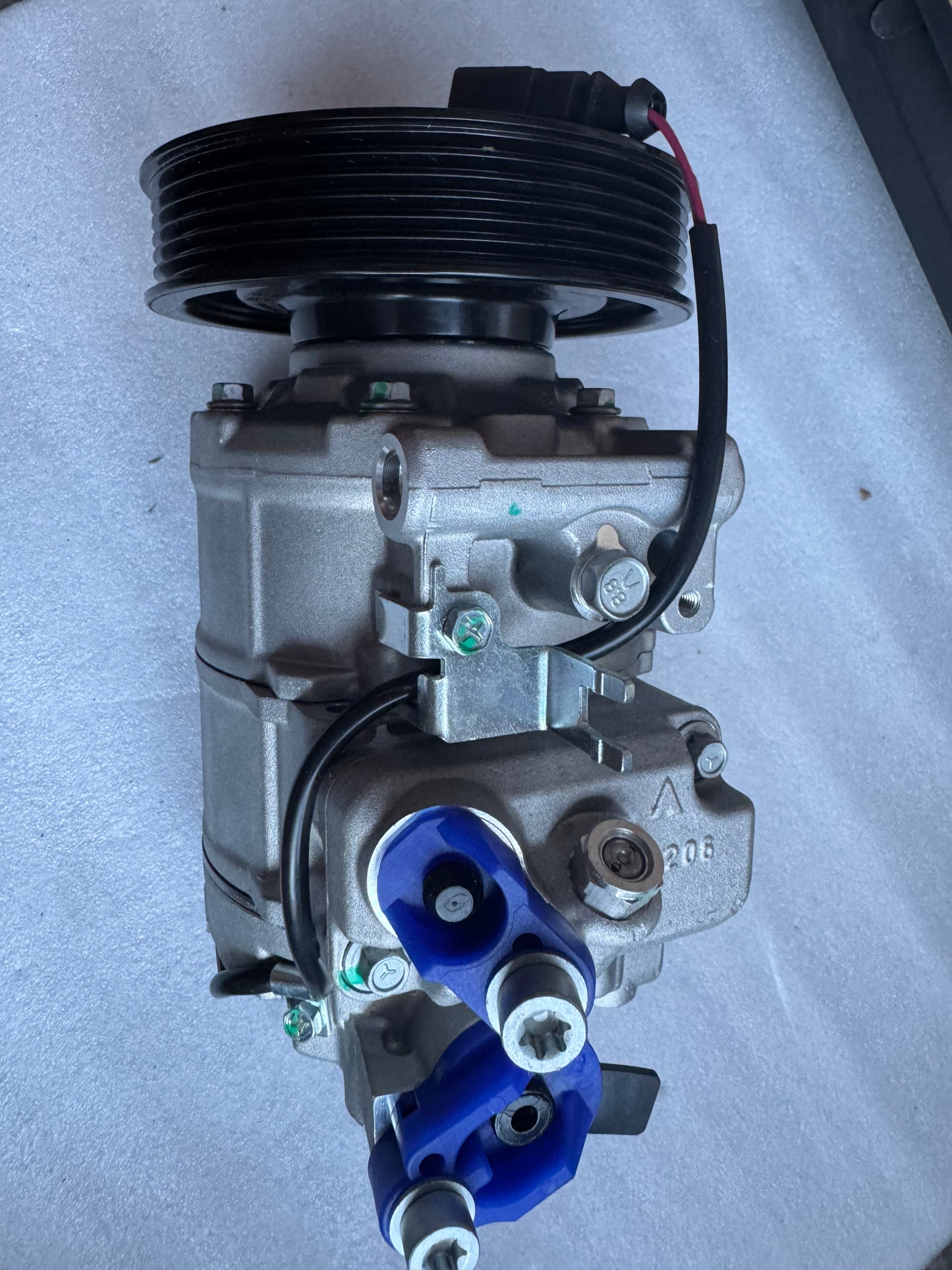 Compatible With A8 Compressor A4 B6 A6 A8 7SEU16C 4E0260805E 4B0260805H 8E0260805F 8E0260805H 8E0260805S 4472208392 4471707901