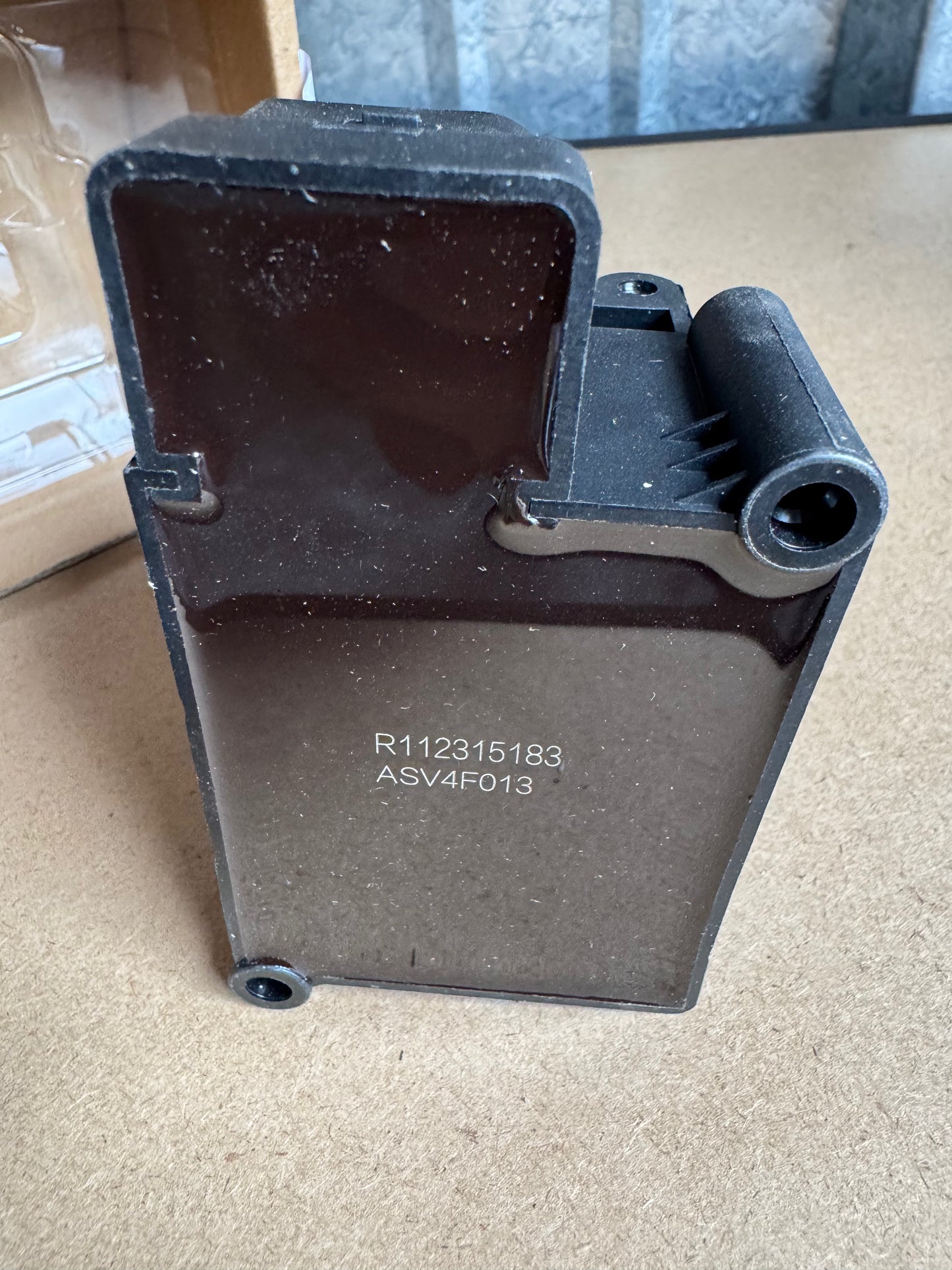 A-Premium Air Suspension Solenoid Valve Block Compatible with Volkswagen Phaeton 2004-2006 & Audi A6 A6 Quattro A8 Quattro Allroad Quattro S6 S8 & Bentley Continental Flying Spur, Replace# 4F0616013
