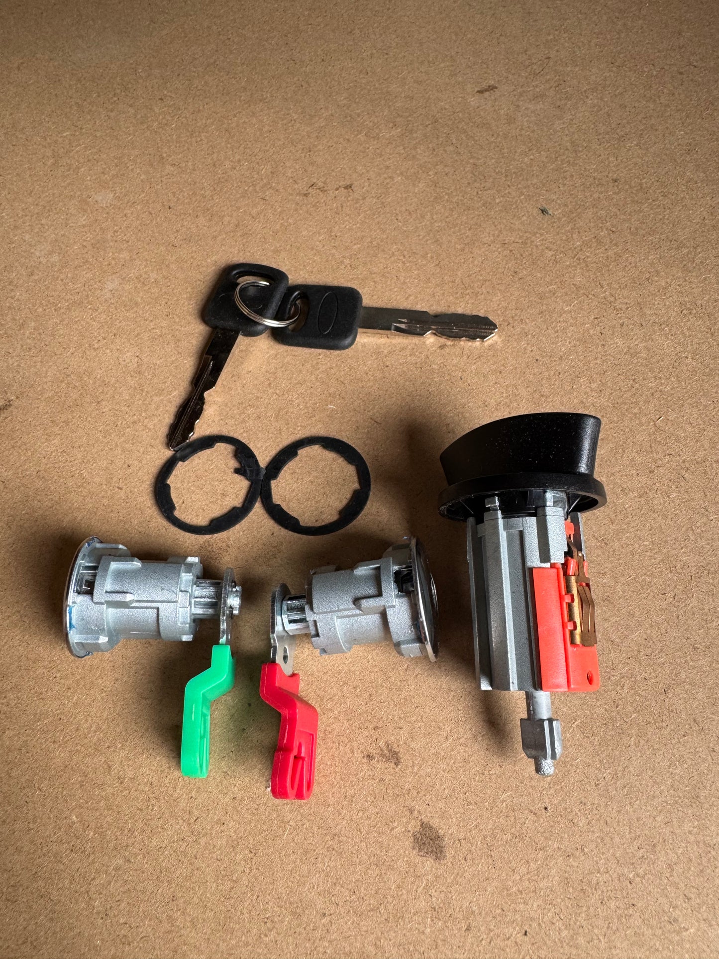 Door Lock Cylinders & Ignition Switch with Keys, Compatible with 97-08 Ford E150/250/350, 97-07 Ranger, 97-03 Explorer, 01-05 Explorer Sport Trac & More, Replace# LC6177, DL5886 X2, 597638 (No chip)